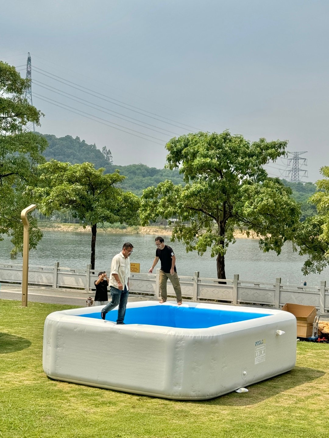 IPOOLGO HOT TUB